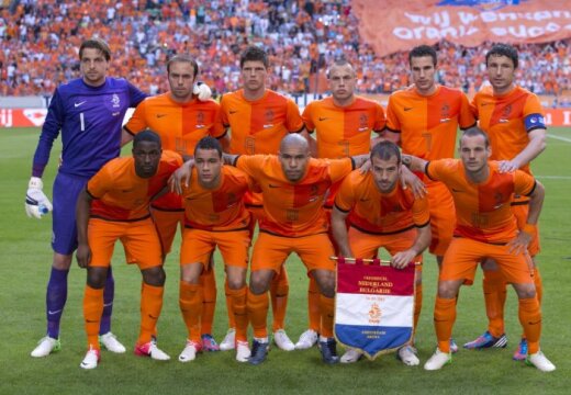 Голландцы возмущены расизмом польских фанов